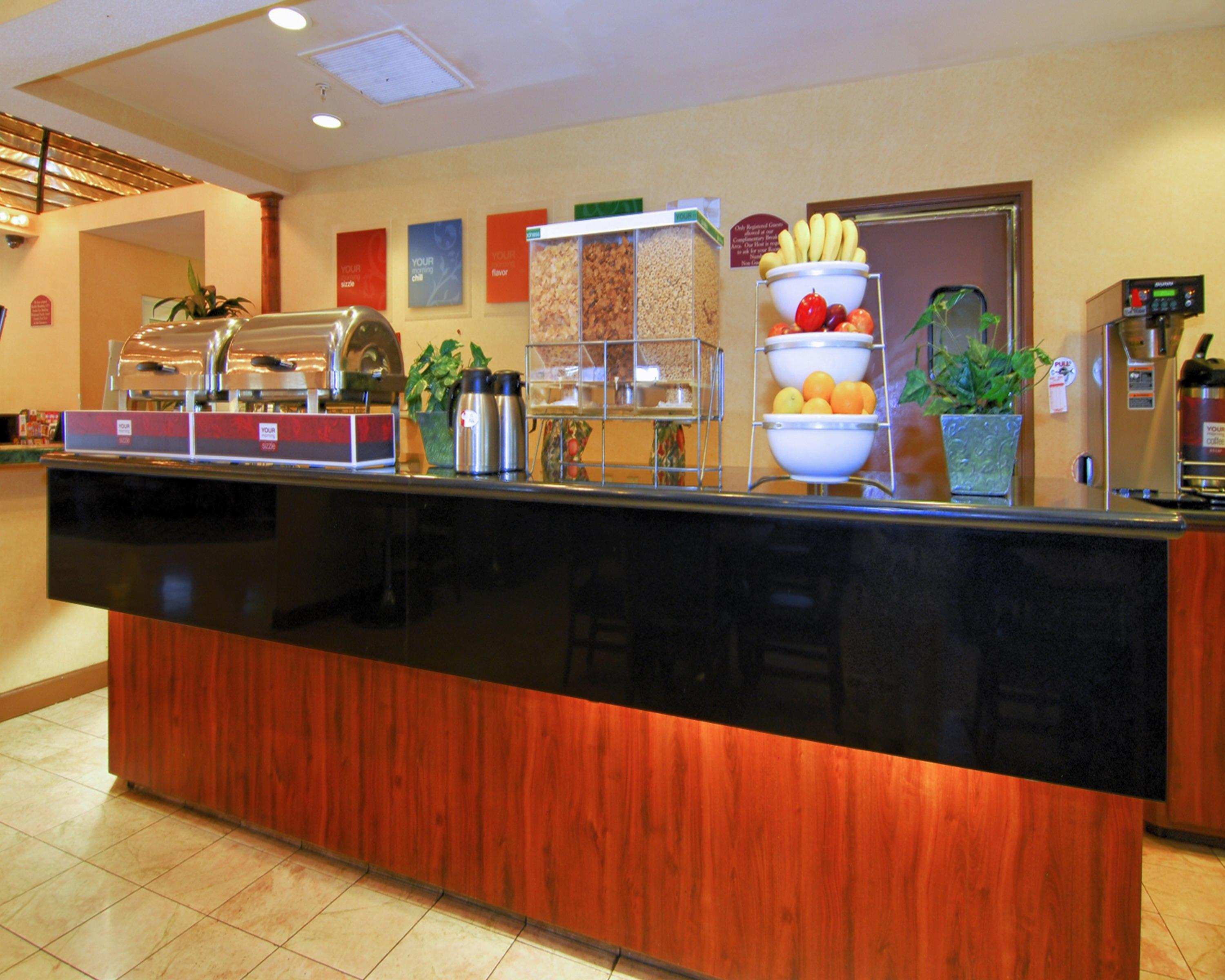 La Quinta Inn & Suites By Wyndham Memphis I-240 Dış mekan fotoğraf