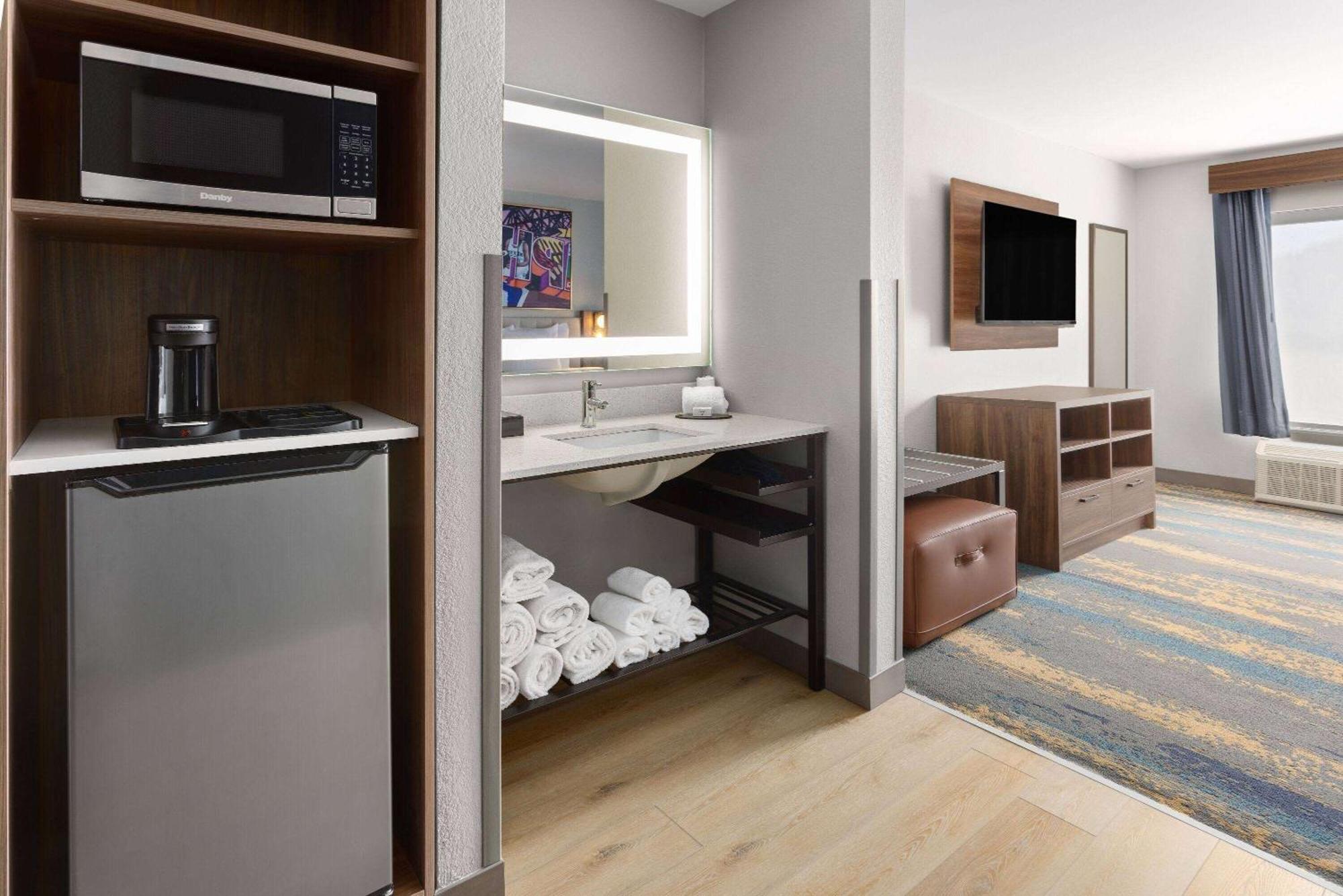 La Quinta Inn & Suites By Wyndham Memphis I-240 Dış mekan fotoğraf