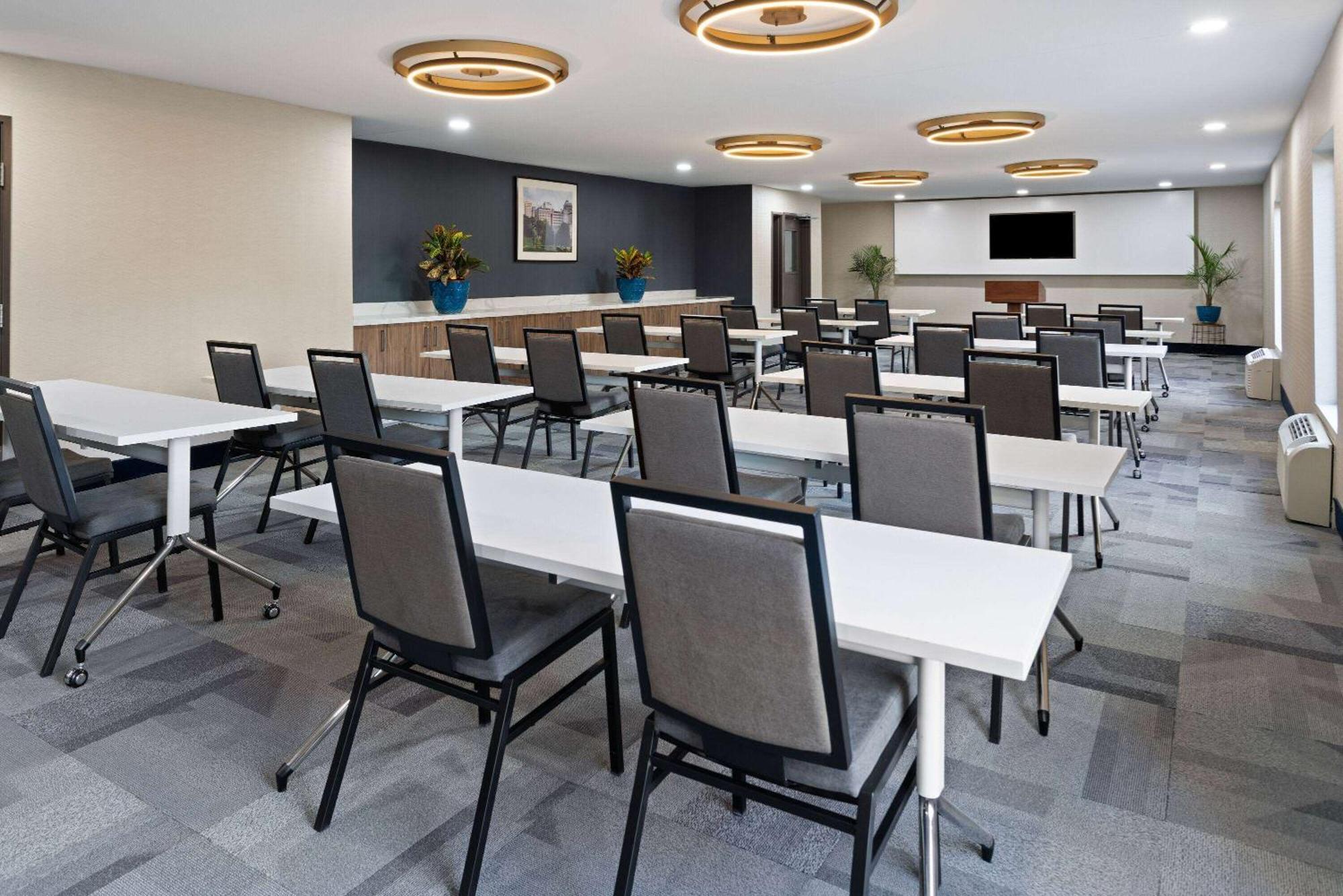 La Quinta Inn & Suites By Wyndham Memphis I-240 Dış mekan fotoğraf