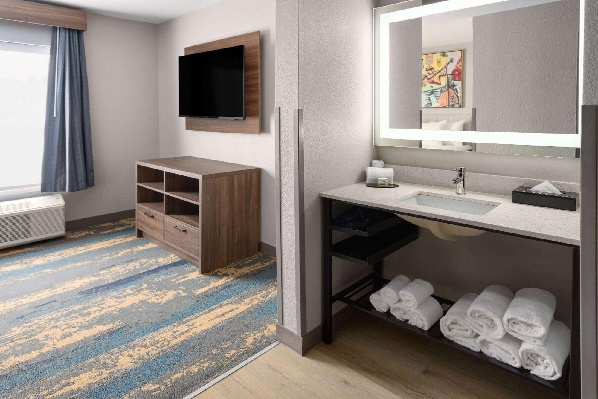 La Quinta Inn & Suites By Wyndham Memphis I-240 Dış mekan fotoğraf